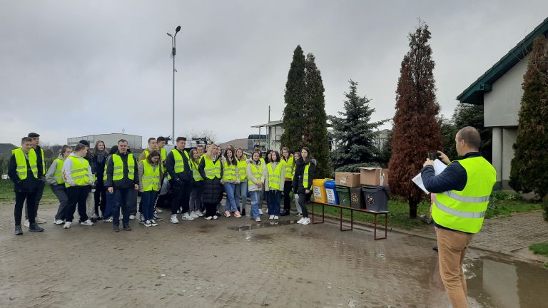 A Zöld hét 4. napján a 10.F az EcoBihor hulladéktároló és -feldolgozó üzembe látogatott el